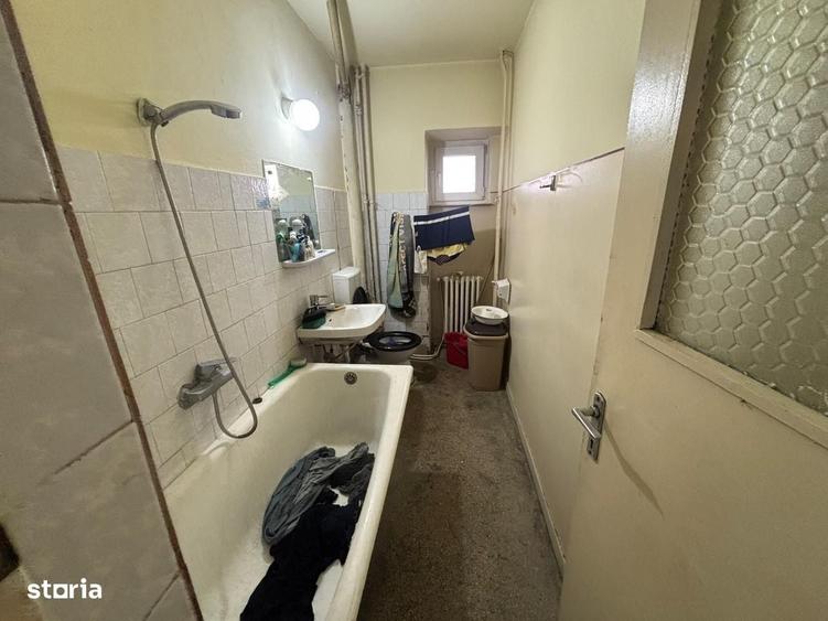Apartament cu 3 camere decomandat, mobilat în Independenței