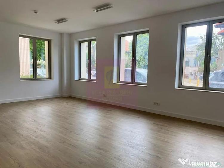 Apartament cu 3 camere decomandat în Armeneasca