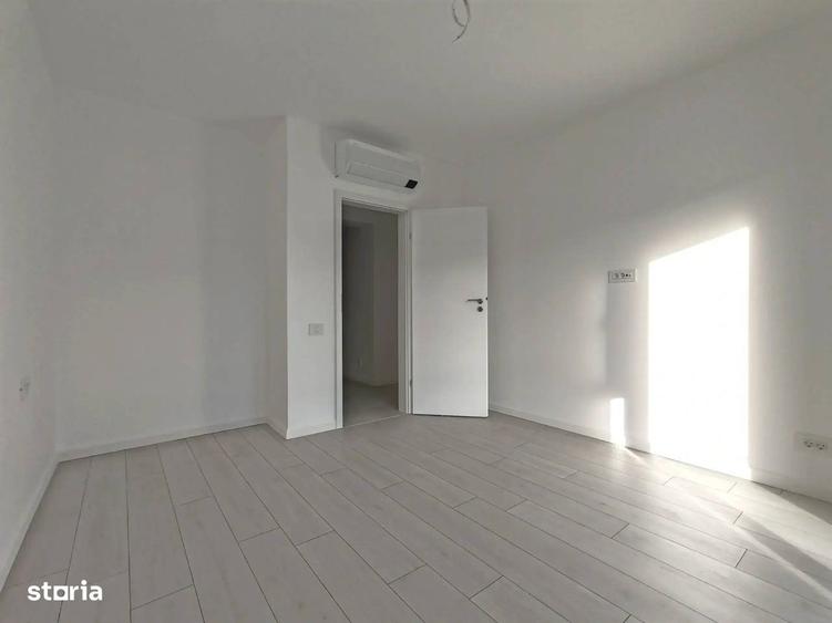 Apartament cu 3 camere decomandat în Romană
