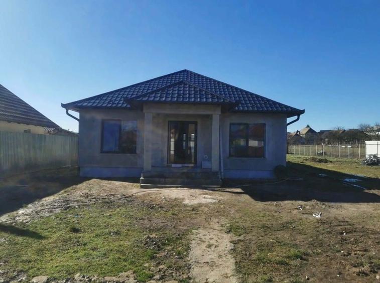 Casă cu 3 camere în Tudor Vladimirescu