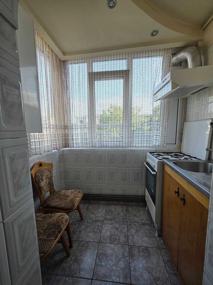 Inchiriez apartament cu 3 camere - 5