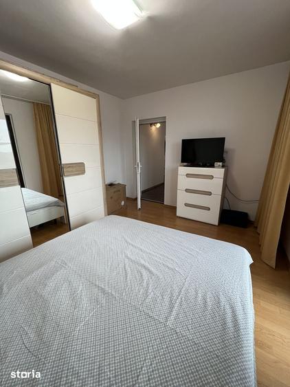 Casă cu 4 camere cu Teren 330 Mp în Bradu