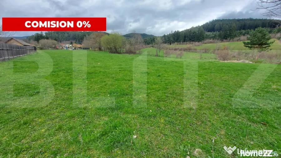 Teren de 4655 mp, în Central