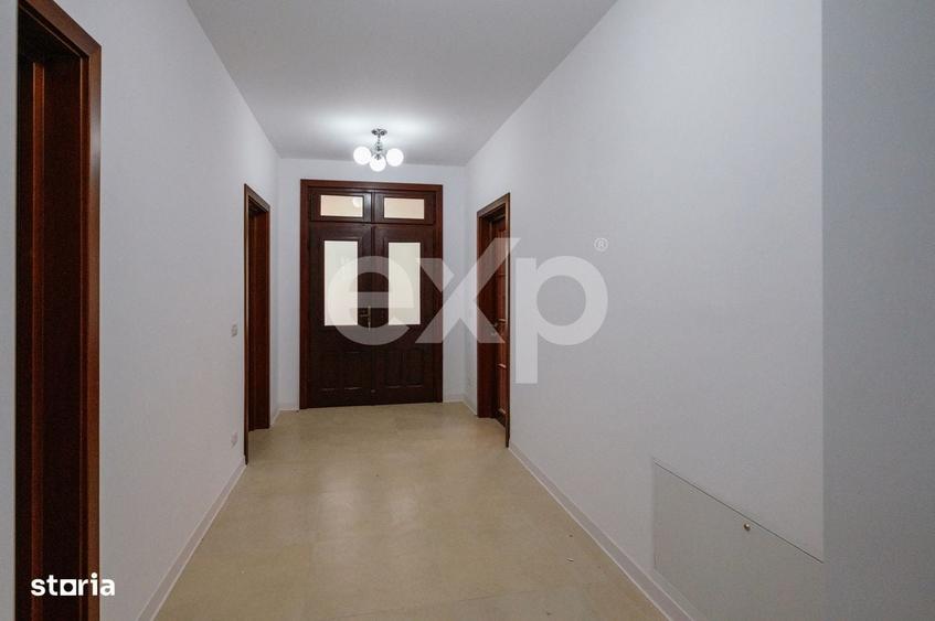Casă cu 4 camere în Ștefănești