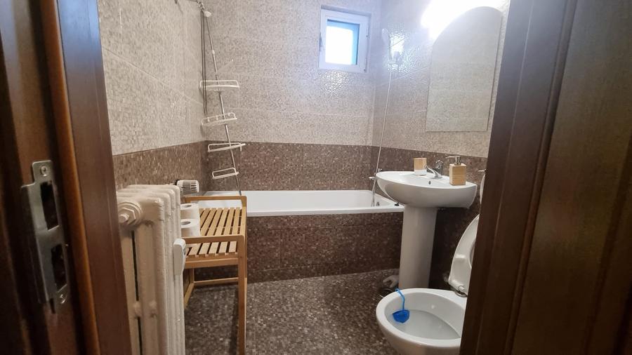 Apartament cu 2 camere semidecomandat în Tineretului