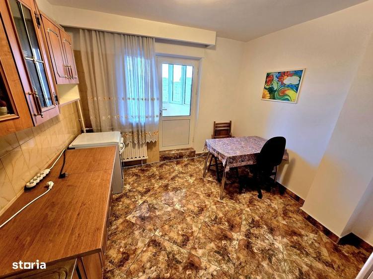 Apartament cu 2 camere decomandat în Frații Golești