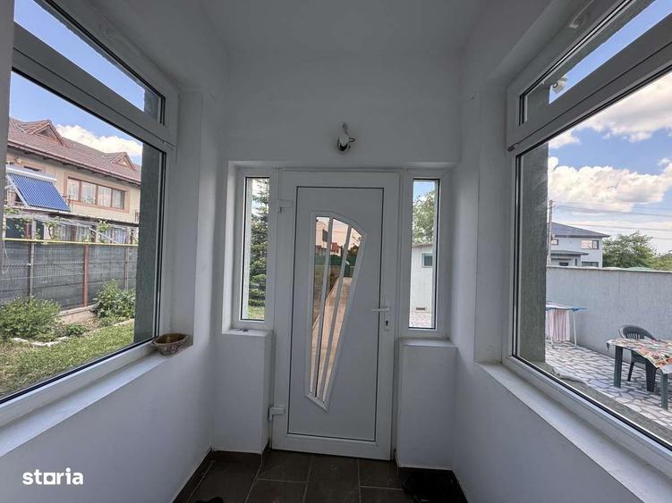 Casă cu 4 camere în Lazu