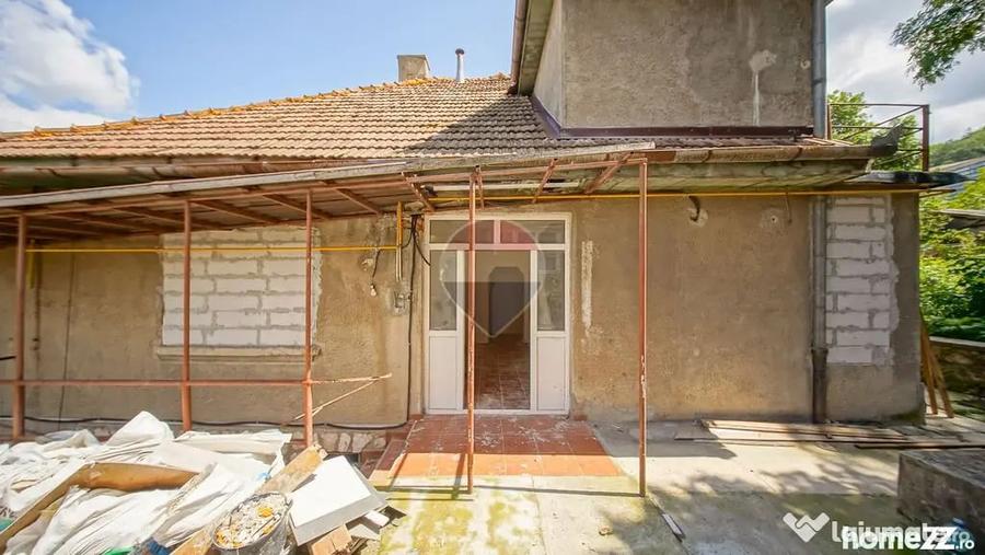 Casă cu 4 camere cu Teren 104 Mp în Centrul Civic