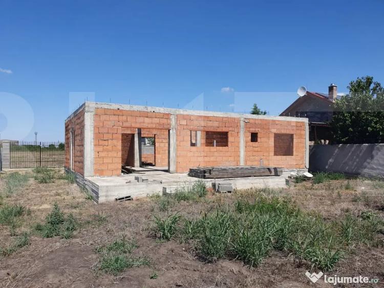 Casă cu 4 camere cu Teren 508 Mp în Torontalului