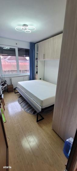 Apartament cu 3 camere decomandat în Florilor