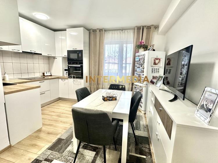 Apartament cu 3 camere decomandat, mobilat în Central