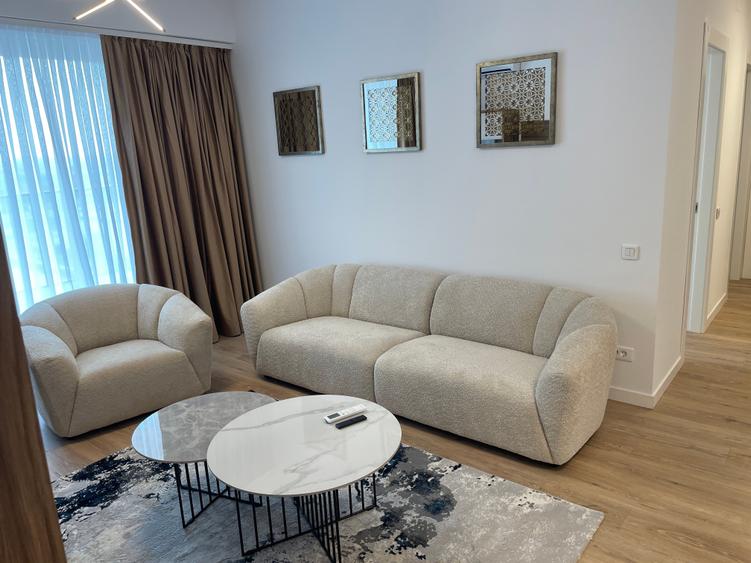Apartament cu 3 camere semidecomandat în Theodor Pallady