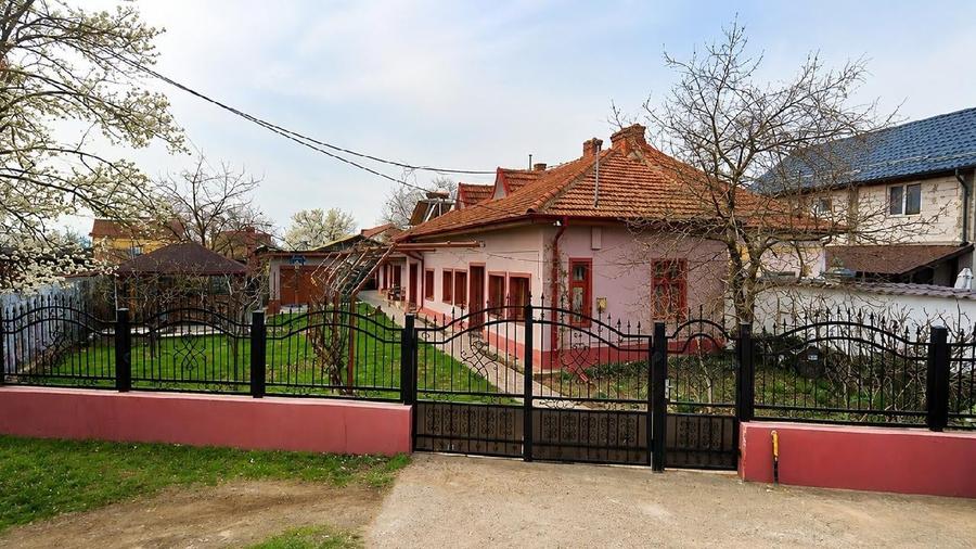 Casă individuală cu 4 camere cu Teren 1194 Mp în Balș