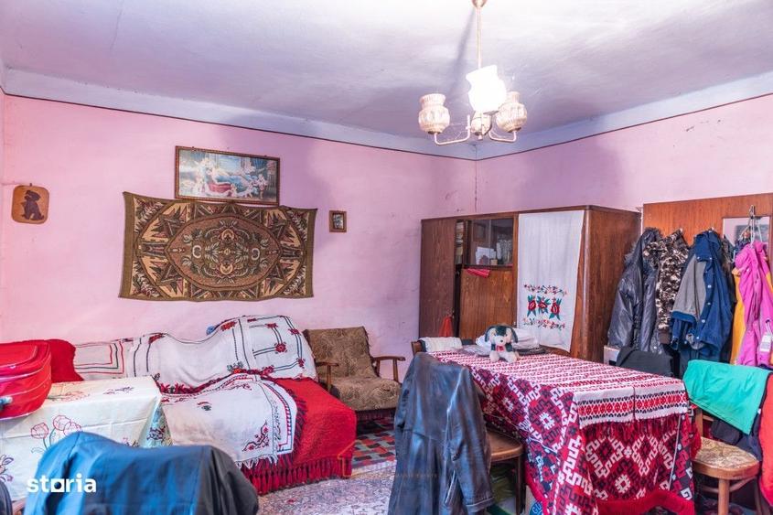 Casă cu 3 camere decomandat în Stănești