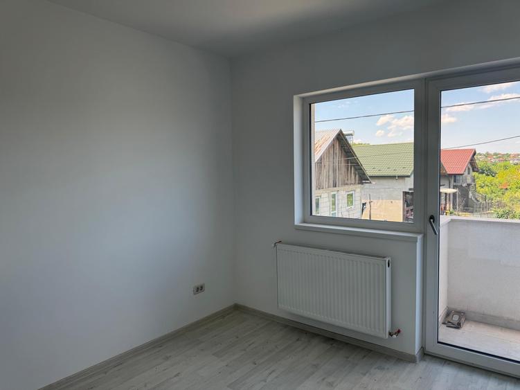 Duplex cu 4 camere cu Canalizare în Vișani