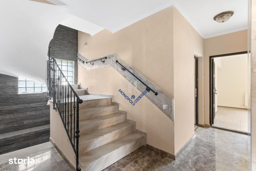 Casă cu 6 camere cu Teren 3677 Mp în Central