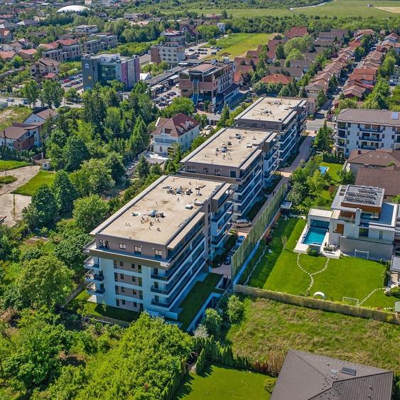 Apartament cu 4 camere decomandat, mobilat în Iancu Nicolae