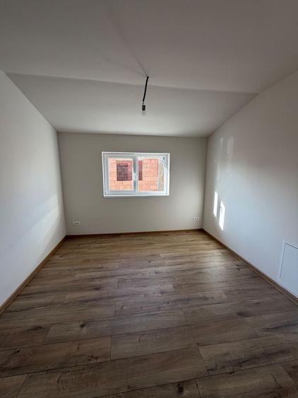 Duplex cu 4 camere cu Teren 300 Mp în Moșnița Nouă