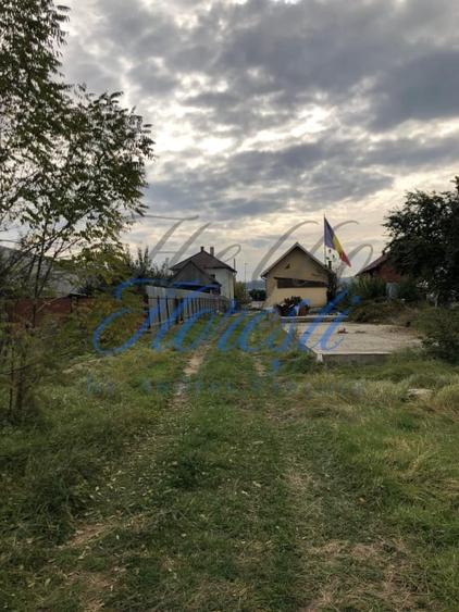 Casă individuală cu 5 camere cu Garaj în Florești
