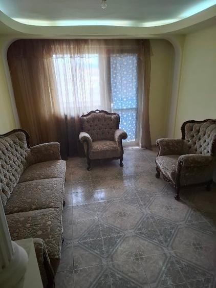 Apartament cu 4 camere semidecomandat, mobilat în Ostroveni