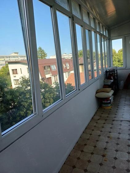 Apartament cu 2 camere semidecomandat în 1 Mai