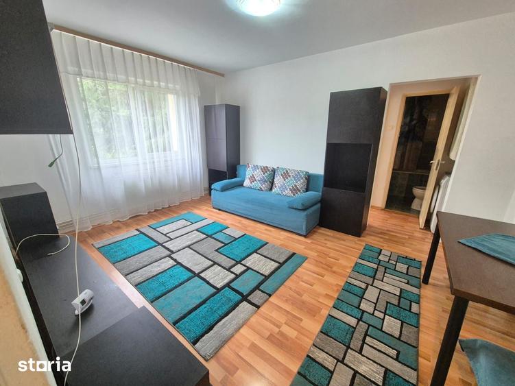 Apartament cu 2 camere semidecomandat, mobilat în Florilor