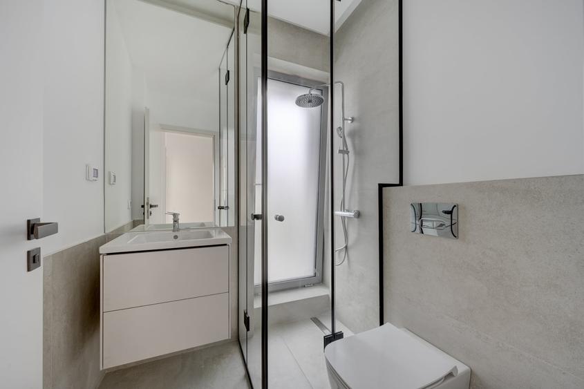 Penthouse cu 4 camere semidecomandat în Timpuri Noi