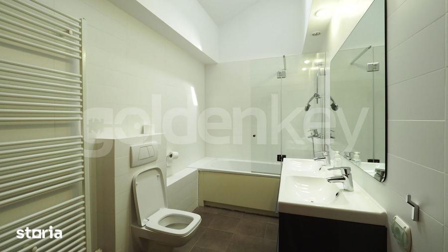 Casă cu 7 camere cu Teren 200 Mp în Central