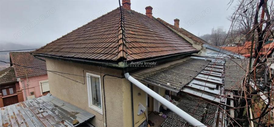 Casă cu 6 camere cu Teren 500 Mp în Muncitoresc
