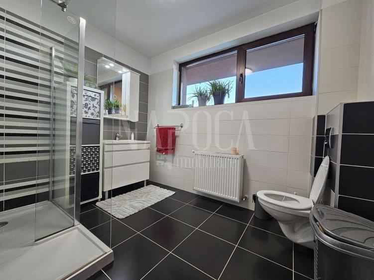 Casă individuală cu 5 camere cu Canalizare în Borhanci