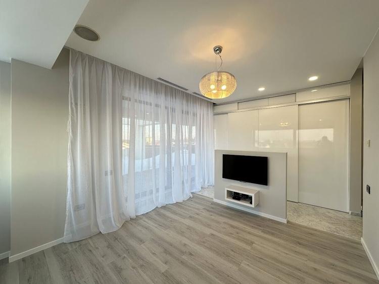 Apartament cu 4 camere, mobilat în Băneasa