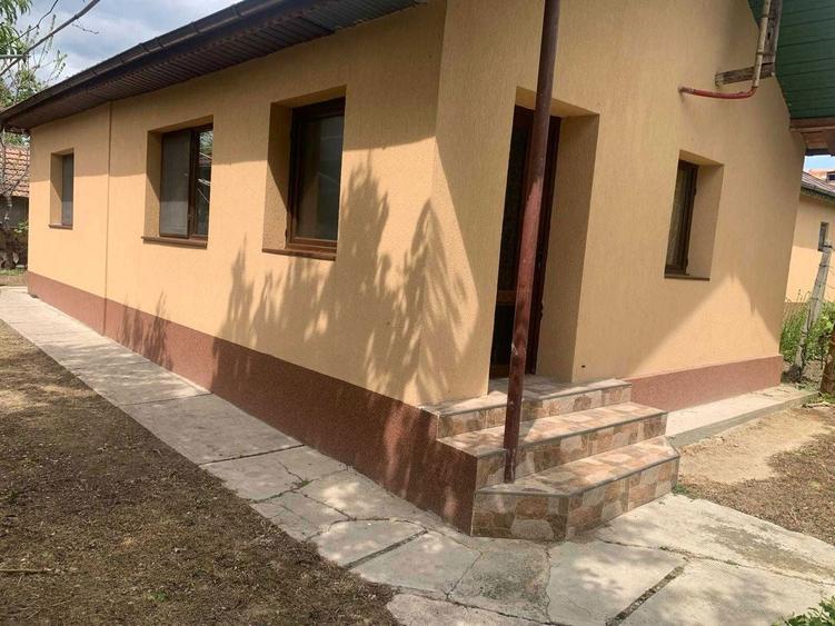 Casă cu 4 camere în Vâlcele