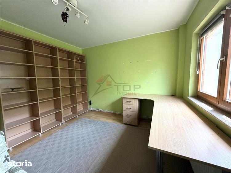Apartament cu 3 camere decomandat în Nicolina