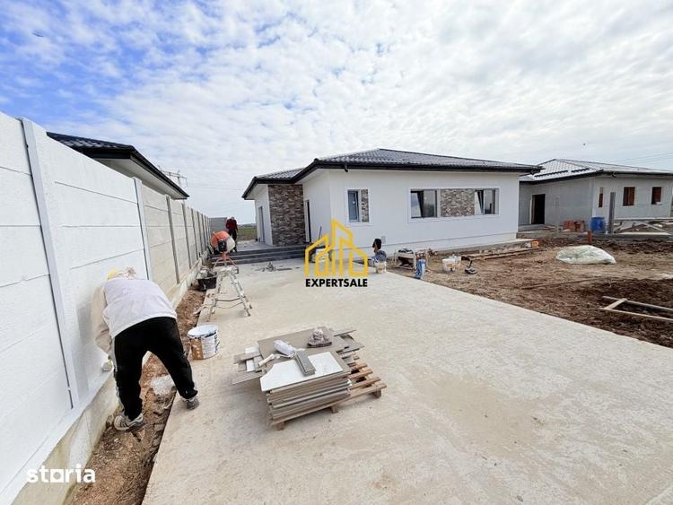 Casă cu 4 camere cu Teren 350 Mp în Clinceni