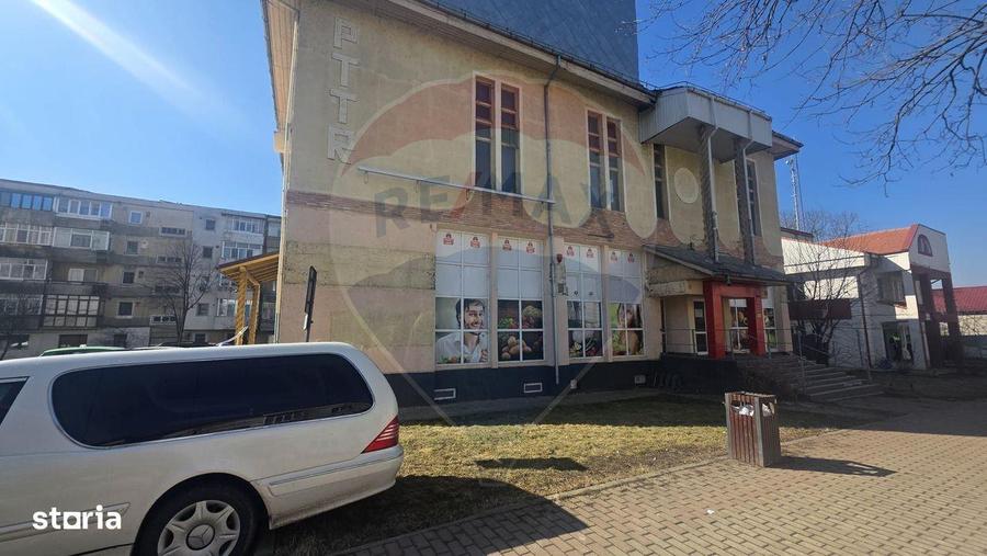 Spațiu comercial, de 704 mp, în Central