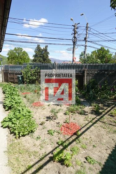 Casă cu 3 camere cu Teren 200 Mp în Central