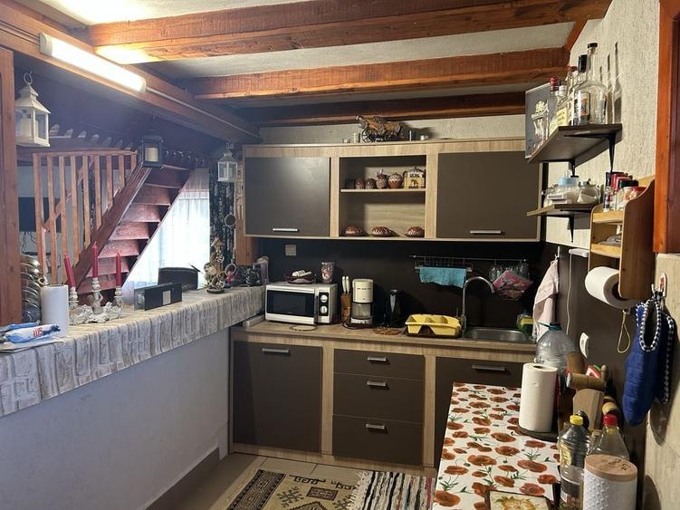 Casă cu 4 camere în Poiana Stampei