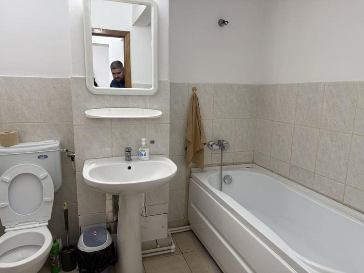 Garsonieră decomandată în Central