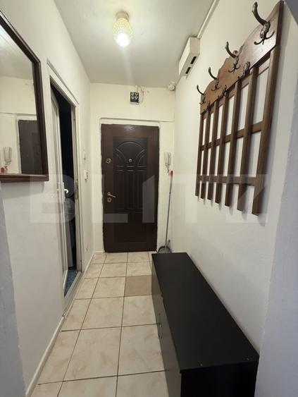 Apartament cu 2 camere semidecomandat, mobilat în Micro 14