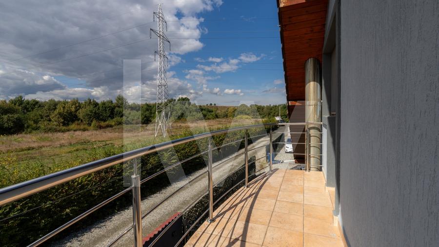 Casă individuală cu 4 camere cu Canalizare în Șelimbăr