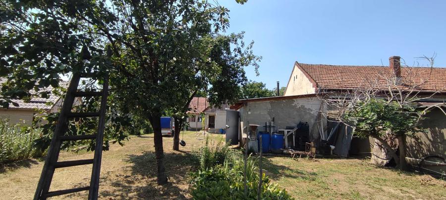 Casă cu 3 camere în Belinț