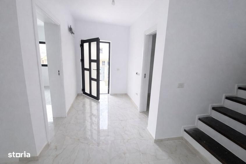 Casă cu 4 camere în Central