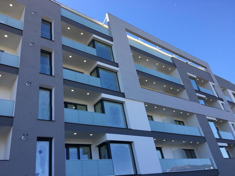 Apartament cu 2 camere, mobilat în Băneasa