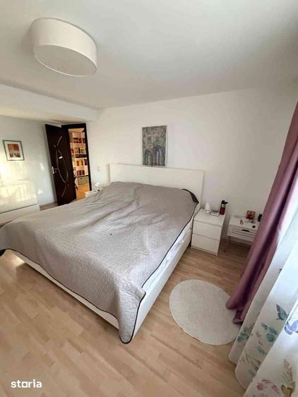 Casă cu 4 camere cu Teren 1011 Mp în Calea București