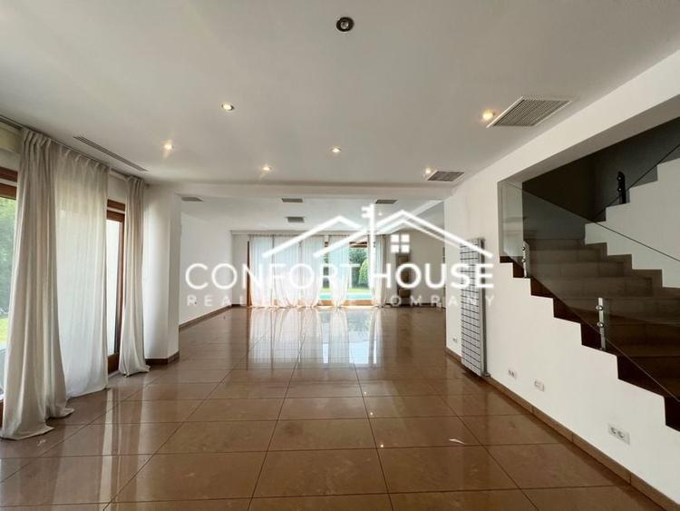 Duplex cu 5 camere cu Piscina în Iancu Nicolae