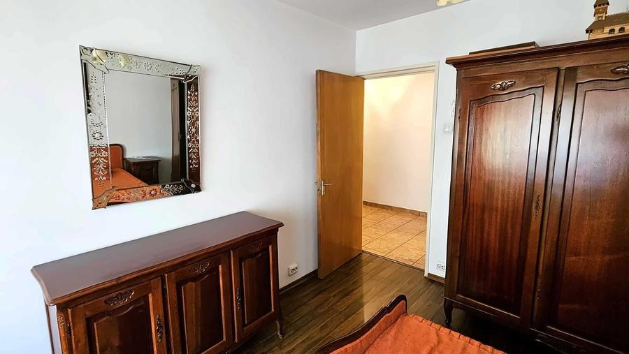 Apartament cu 3 camere decomandat în Colentina