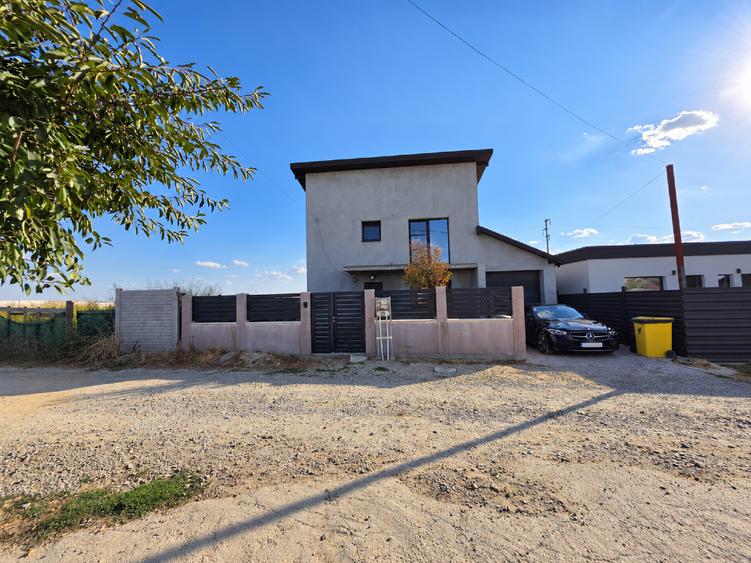 Casă individuală cu 4 camere cu Teren 491 Mp în Șimnicu de Sus