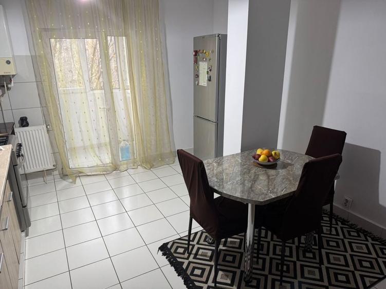 Apartament cu 2 camere decomandat în Exterior Vest