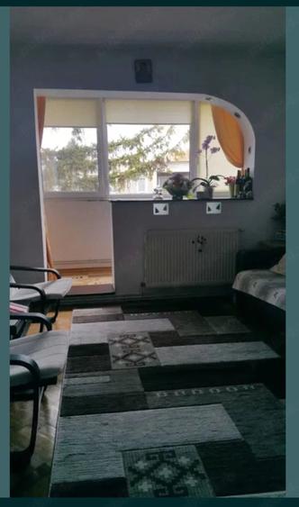 Apartament cu 2 camere semidecomandat în Gemenii