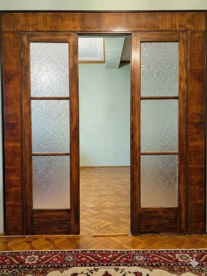 Apartament cu 4 camere semidecomandat, mobilat în Central